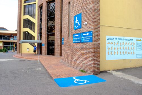 Abella reglamentó beneficios para personas con discapacidad: ingreso a eventos, tarjeta y exoneraciones