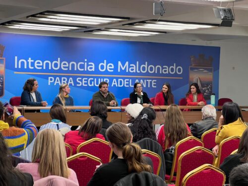Encuentro impulsado por IDM puso foco en el vínculo entre mujeres y entorno natural