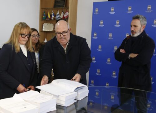 Abella presentó modificación presupuestal ante la JDM con acento en participación vecinal, cuidado del ambiente, obras en barrios, iluminación, mejora del transporte y disciplina fiscal