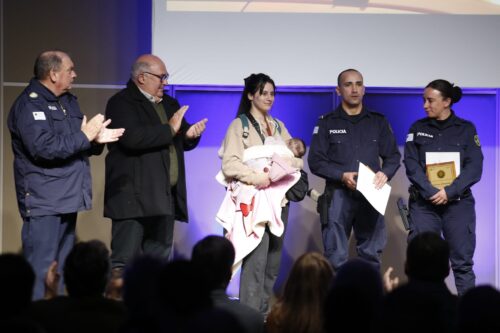 Abella participó del reconocimiento a policías de la Zona Operacional II